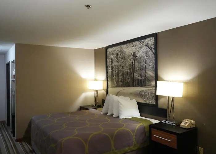24 & Hotel