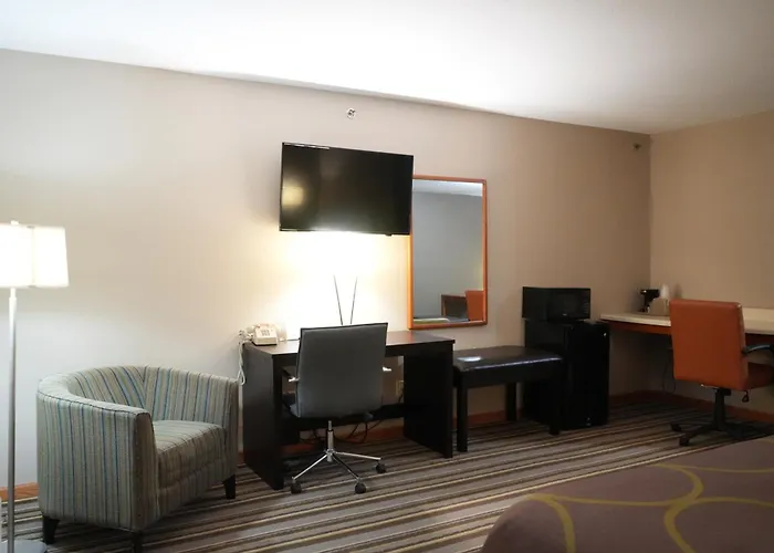 Hotel 24 & Watseka