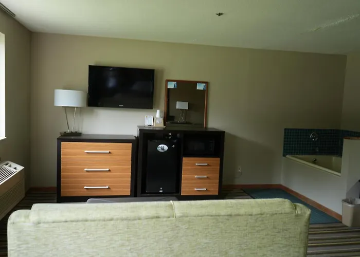 Hotel 24 & Watseka