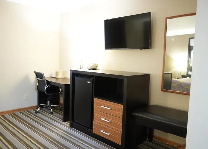 24 & Hotel